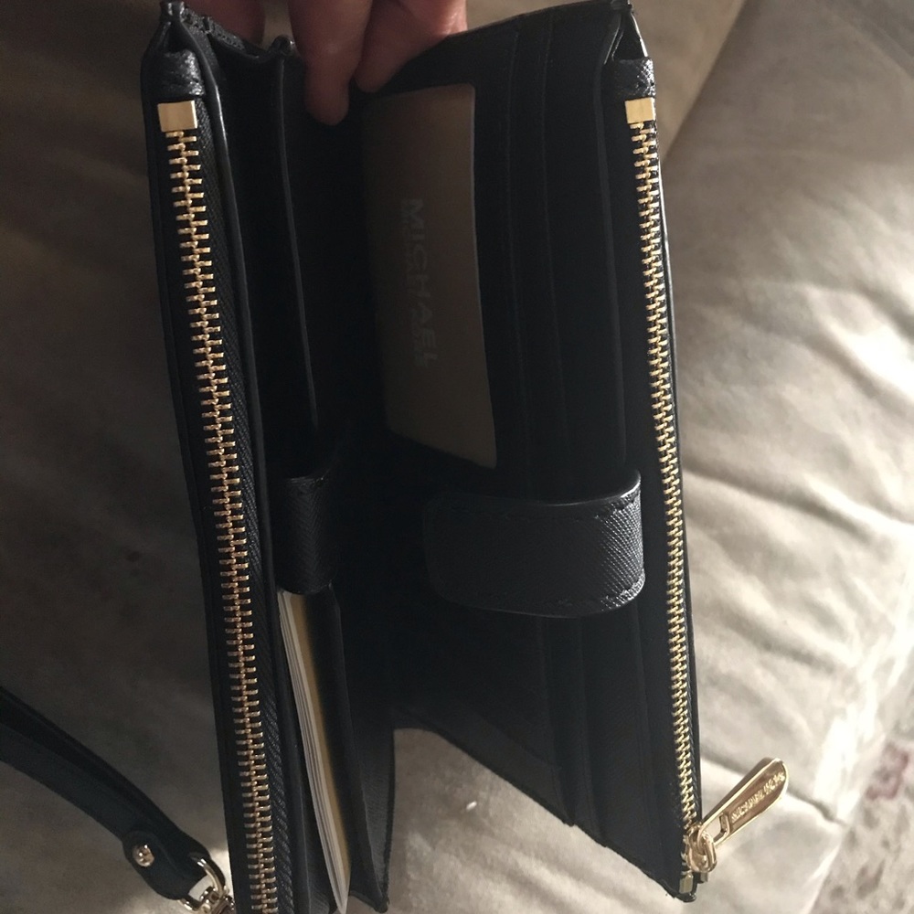 Brand new Michael Kors Wristlet/Walle